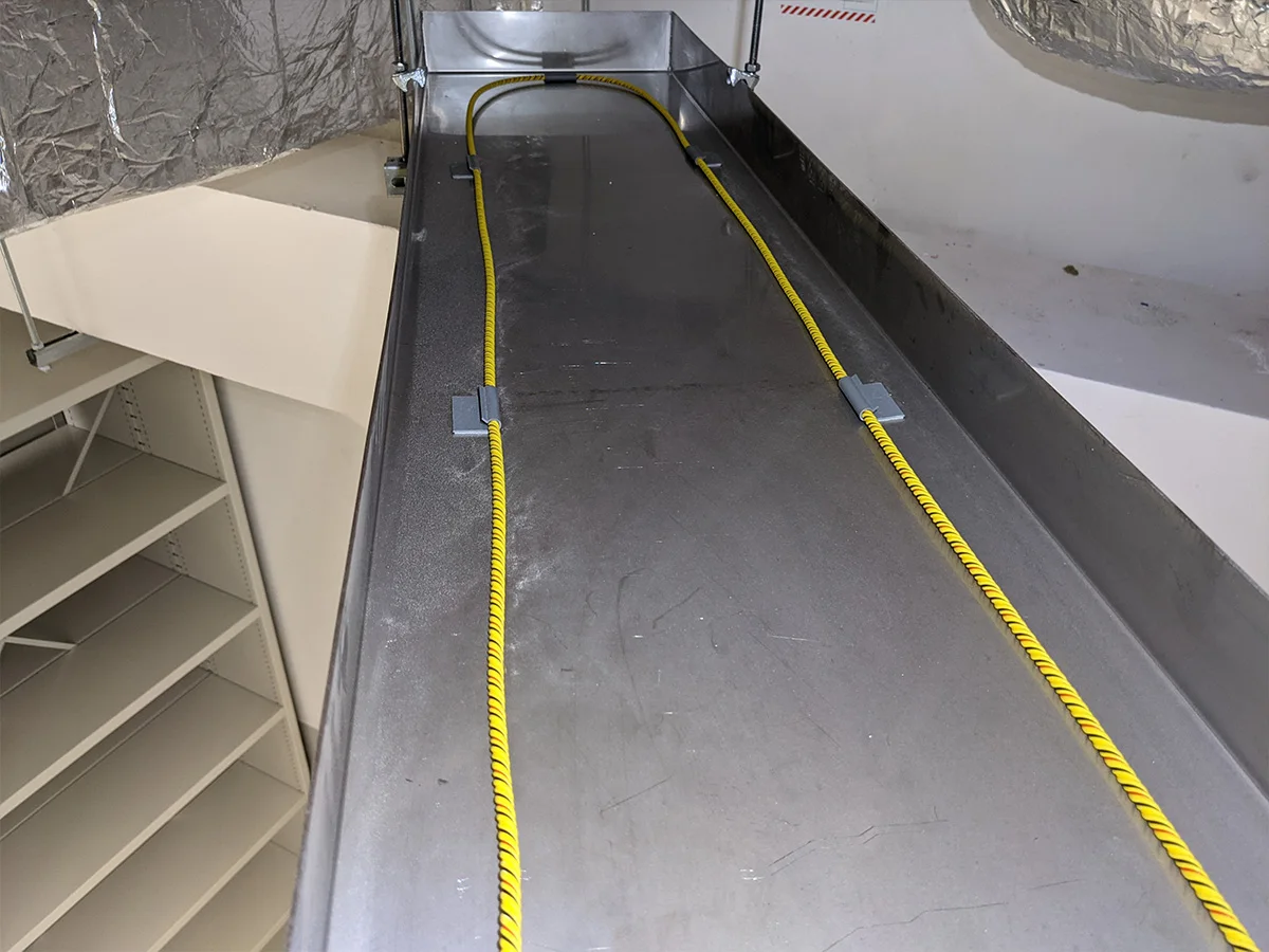 Detekcja wody w tacach ociekowych