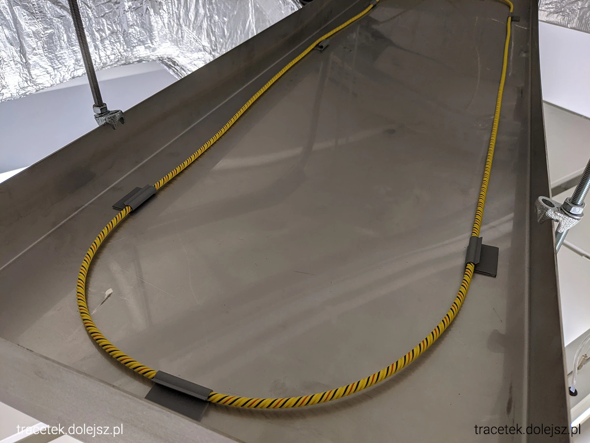 Czujnik liniowy detekcji wody w tacy ociekowej