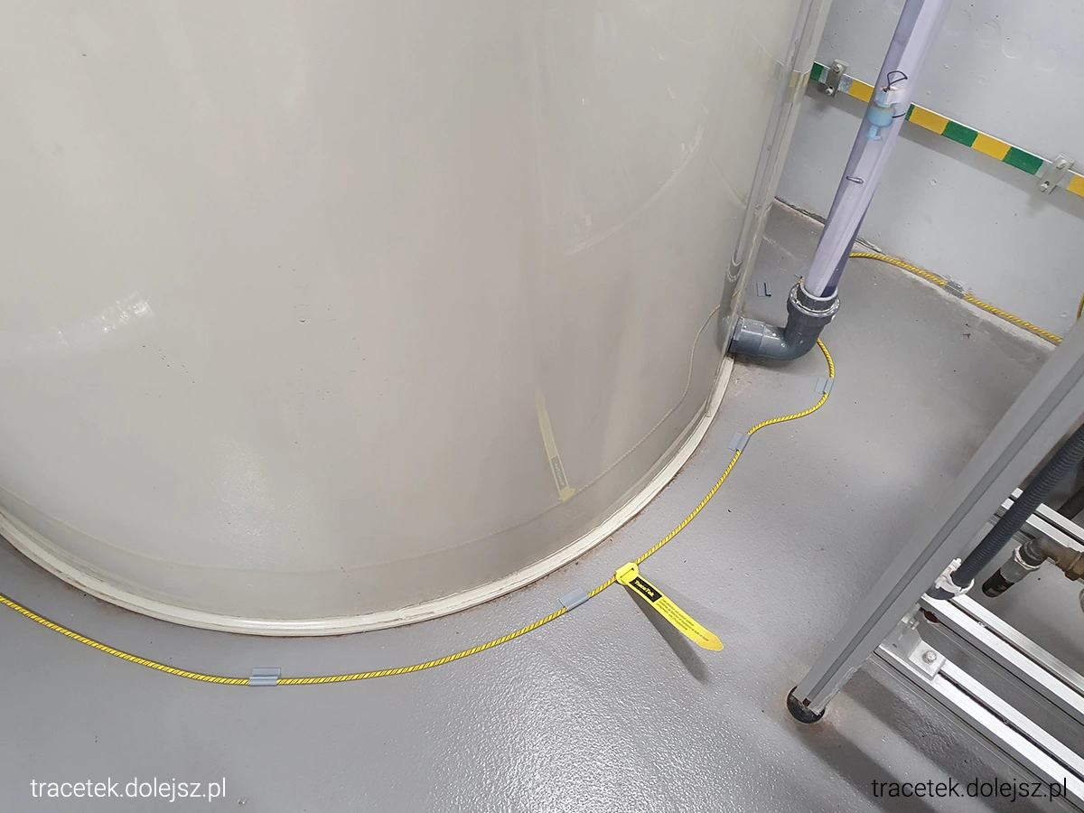 Kabel sensorowy detekcji wody dookoła zbiornika
